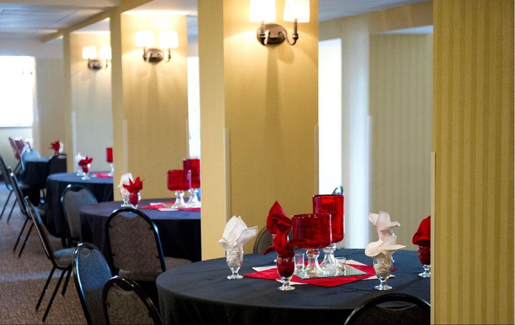 טופיקה Senate Suites Extended Stay Hotel מראה חיצוני תמונה