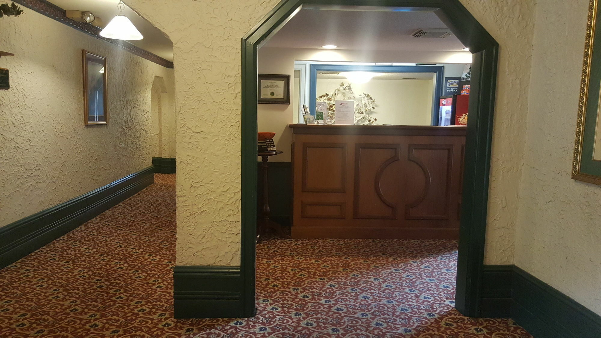 טופיקה Senate Suites Extended Stay Hotel מראה חיצוני תמונה